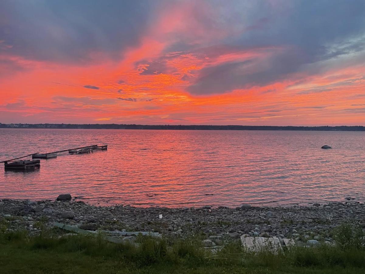 St Lawrence River Retreat - B&B Ogdensburg