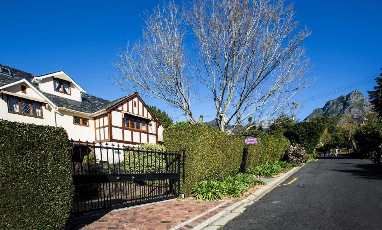 B&B Cape Town - Knightsbury Guest House - Bed and Breakfast Cape Town