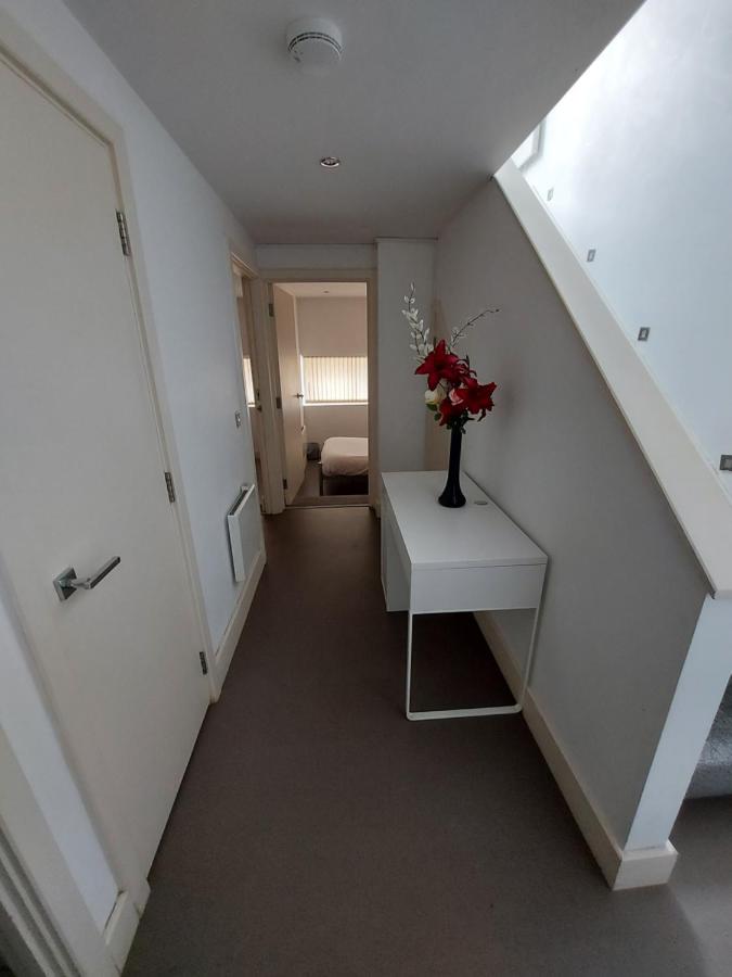 Feel At Home, Nottingham City Centre, Opposite Crowne Plaza - B&B