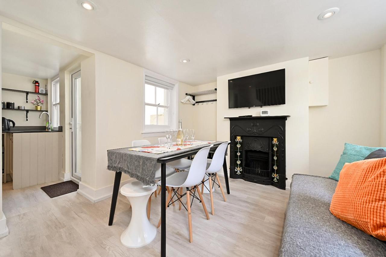 Homey Downtown Brighton Two Bedroom Townhouse Near Sea Front, up to 7 guests - B&B