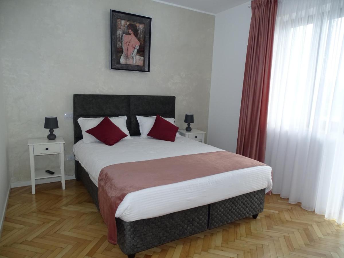 Water Lily Apartment Studio 2 free parking- self check-in - B&B Oradea