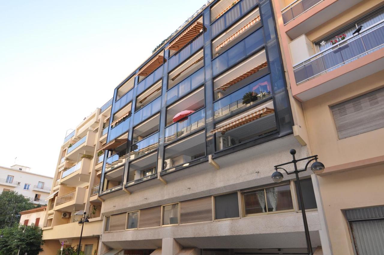 Albert 1er · Chic One-Bedroom Apartment with Parking - StayInAntibes - B&B