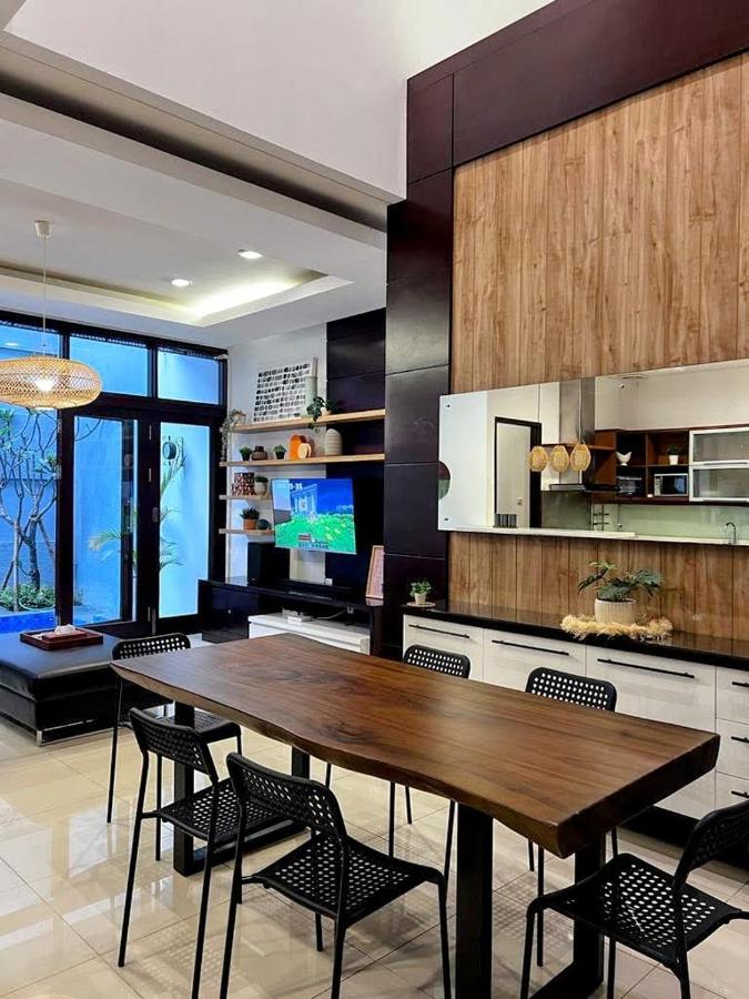 Cottonwood 4BR Villa Sutami with Pool Netflix BBQ - B&B Bandung