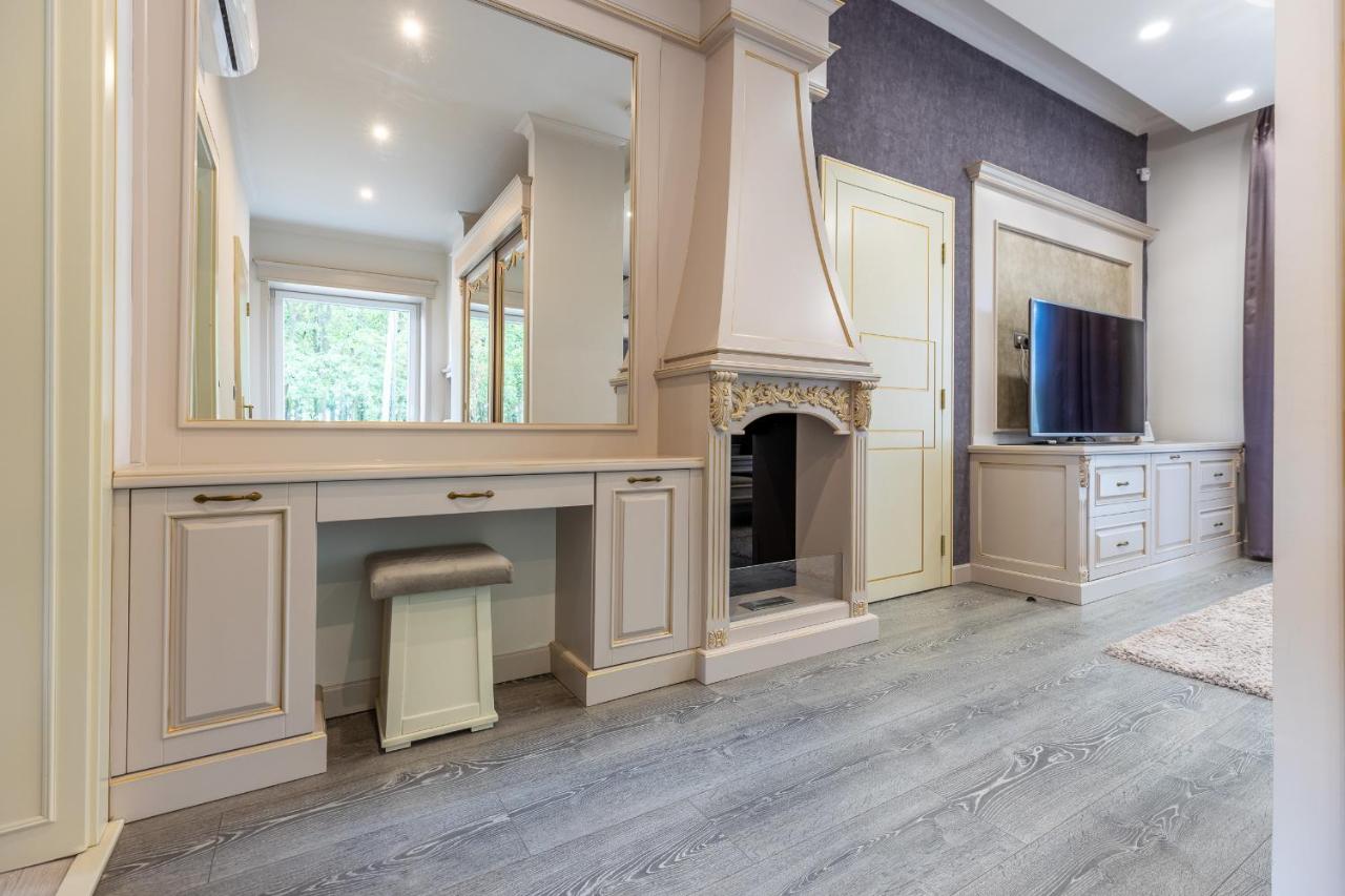 Degenfeld Kastély Tóparti Vendégház - B&B Téglás