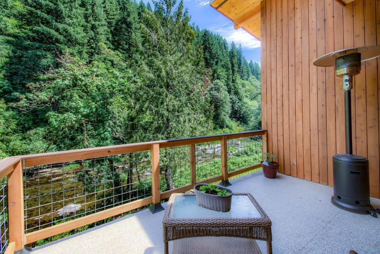 King Room with Balcony