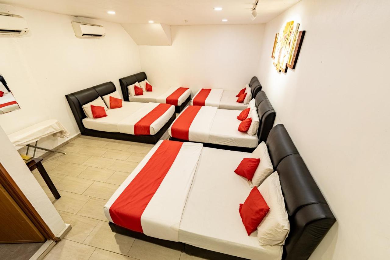 B&B Kota Bharu - Mary J Hotel Family 10 pax room - Bed and Breakfast Kota Bharu