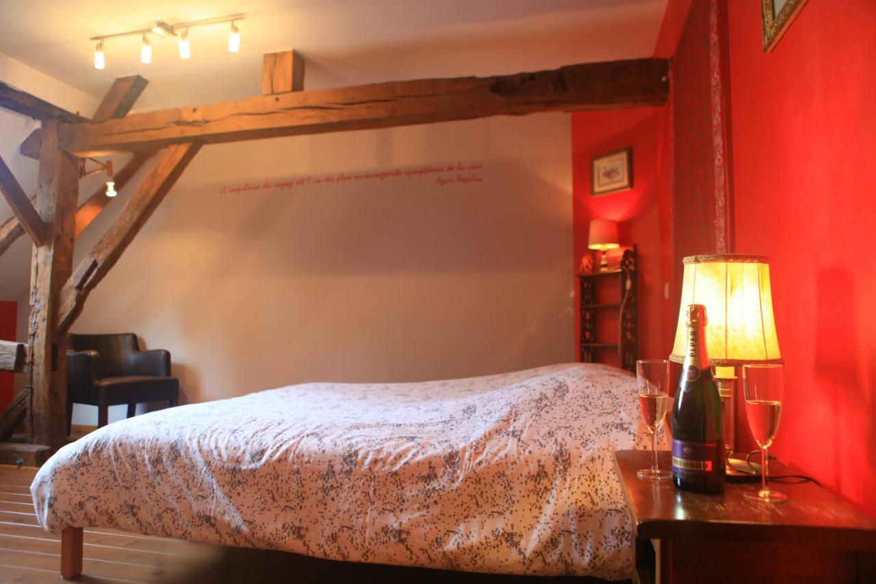 B&B Momignies - Gite ferme XVIII 4 chambres /8 personnes Chimay - Bed and Breakfast Momignies