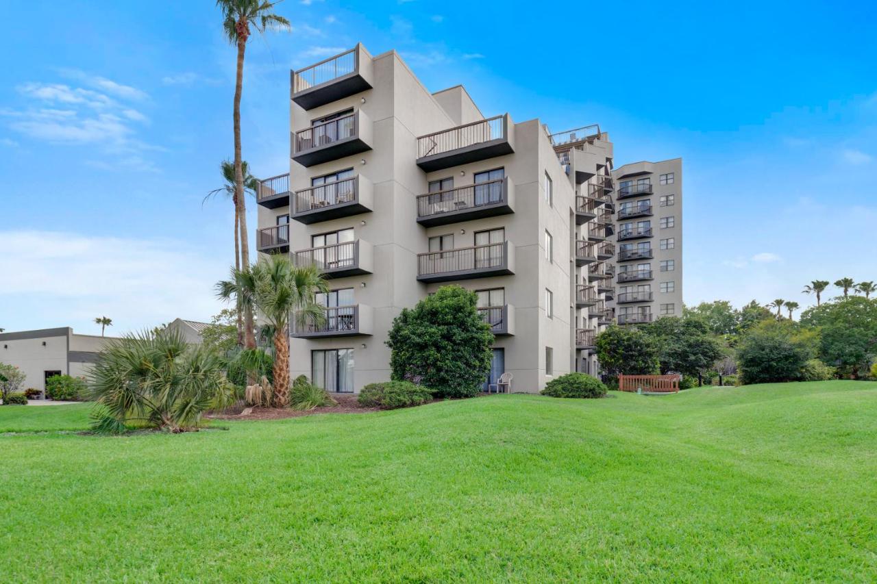 Fabulous Resort Condo with Heated Pool! - B&B
