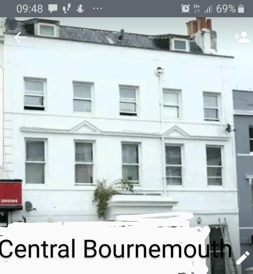 Immaculate luxury apartment 700 mtrs from the beach - Bed and Breakfast Bournemouth