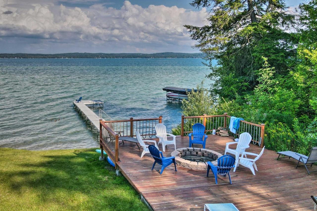 B&B Rapid City - Rapid City Home on Torch Lake with Dock and Fire Pit! - Bed and Breakfast Rapid City