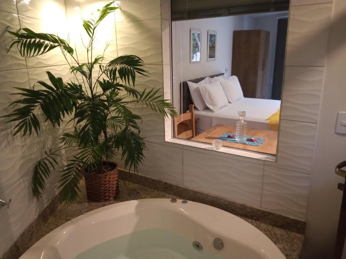 Studio with Spa Bath