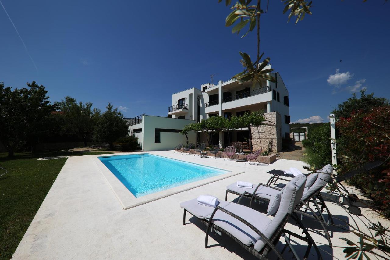 B&B Zara - Holiday house with a swimming pool Zadar - Diklo, Zadar - 15336 - Bed and Breakfast Zara