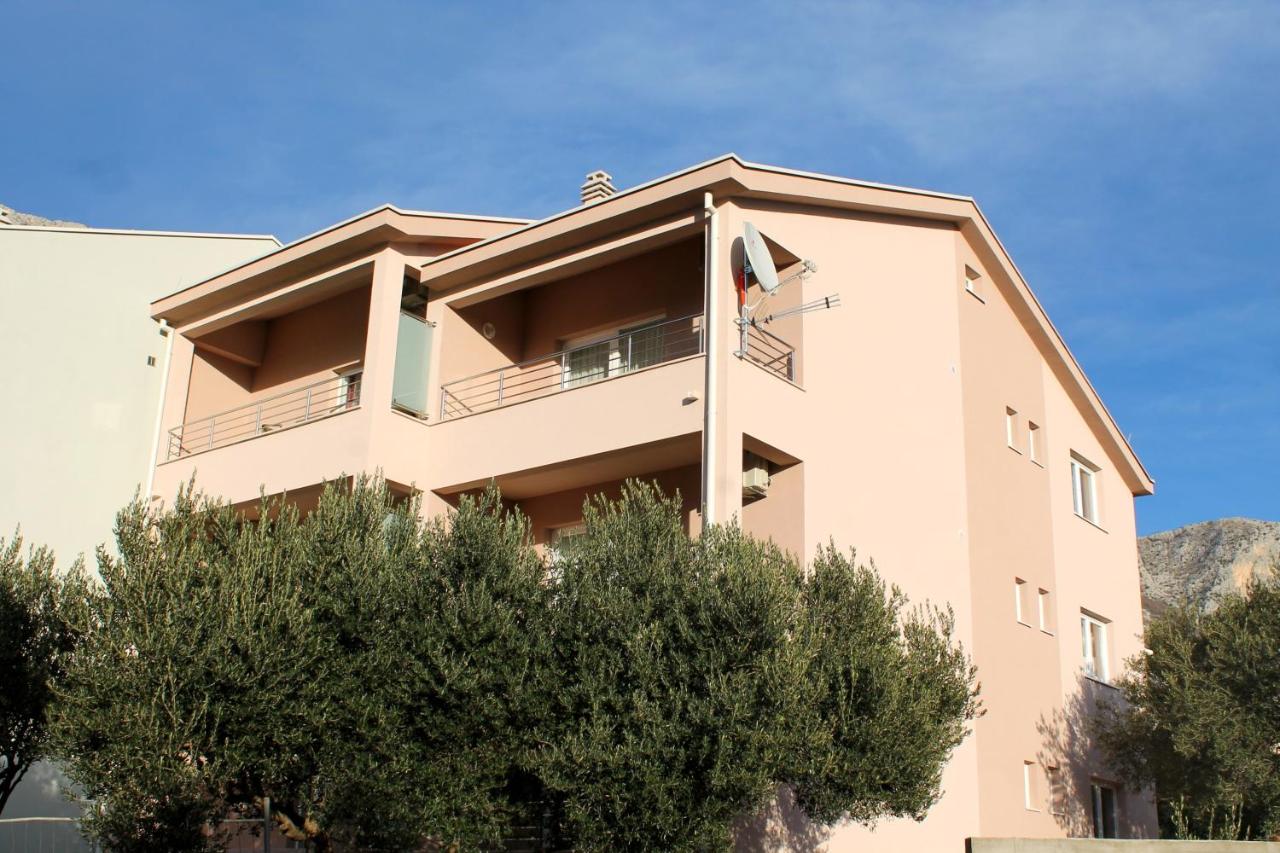 B&B Podaca - Apartments with a parking space Podaca, Makarska - 15475 - Bed and Breakfast Podaca