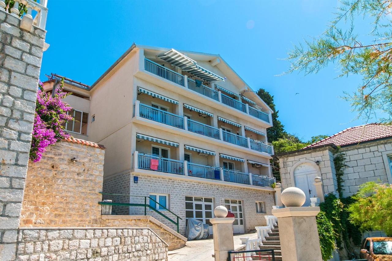 B&B Podaca - Apartments by the sea Brist, Makarska - 15714 - Bed and Breakfast Podaca