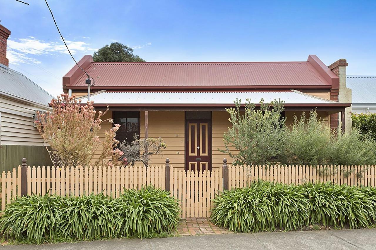 Large House on Wharf Street - B&B