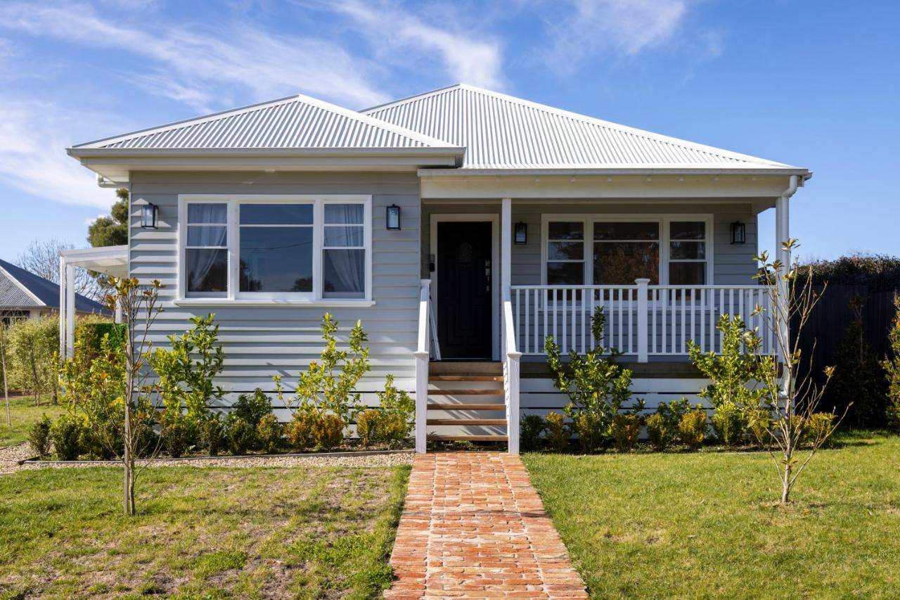 B&B Trentham - FOREST CORNER - 3 BEDROOM WEATHERBOARD, TRENTHAM - Bed and Breakfast Trentham