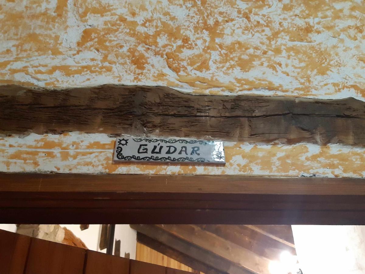 Apartment with Mountain View