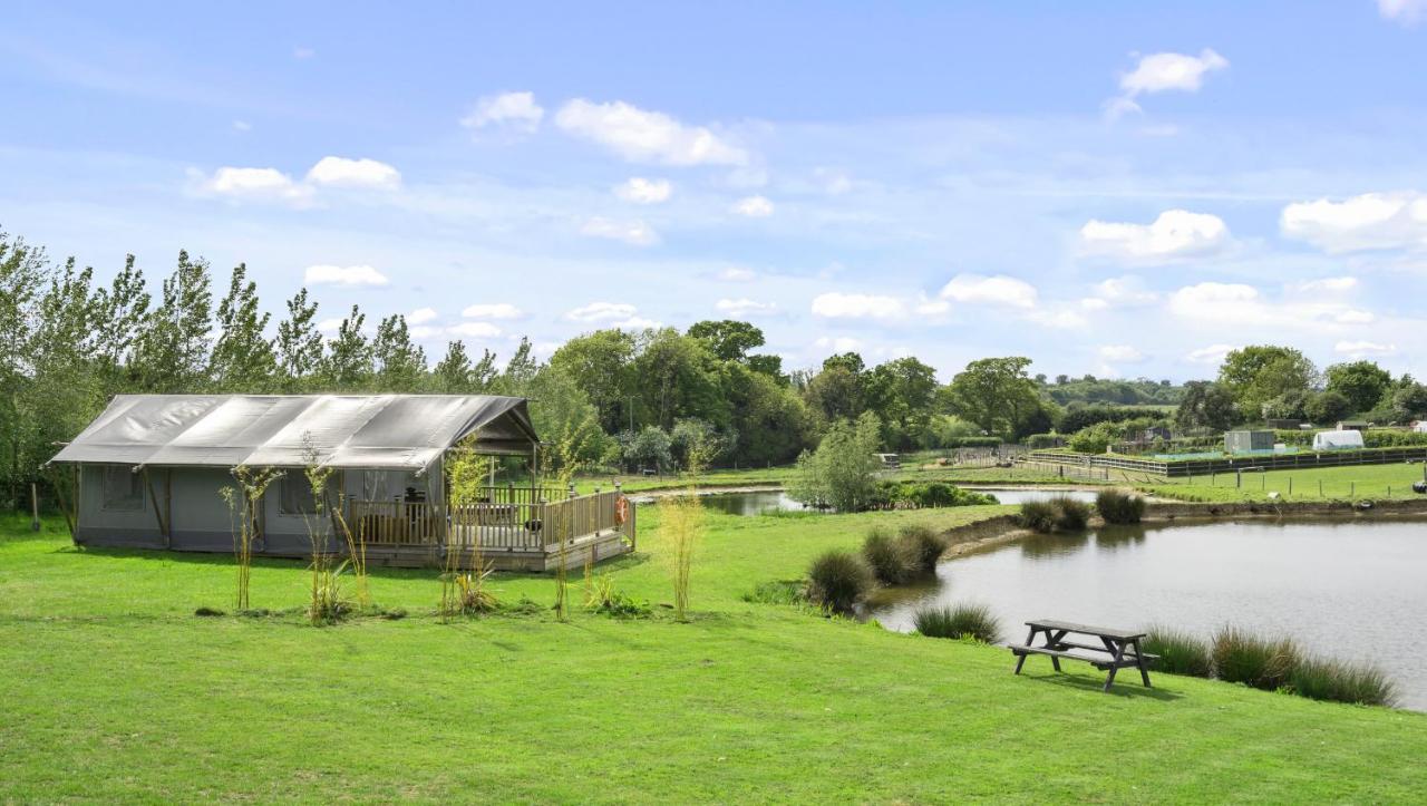 B&B Hertford - Finest Retreats - The Herdwick Safari Tent - Bed and Breakfast Hertford