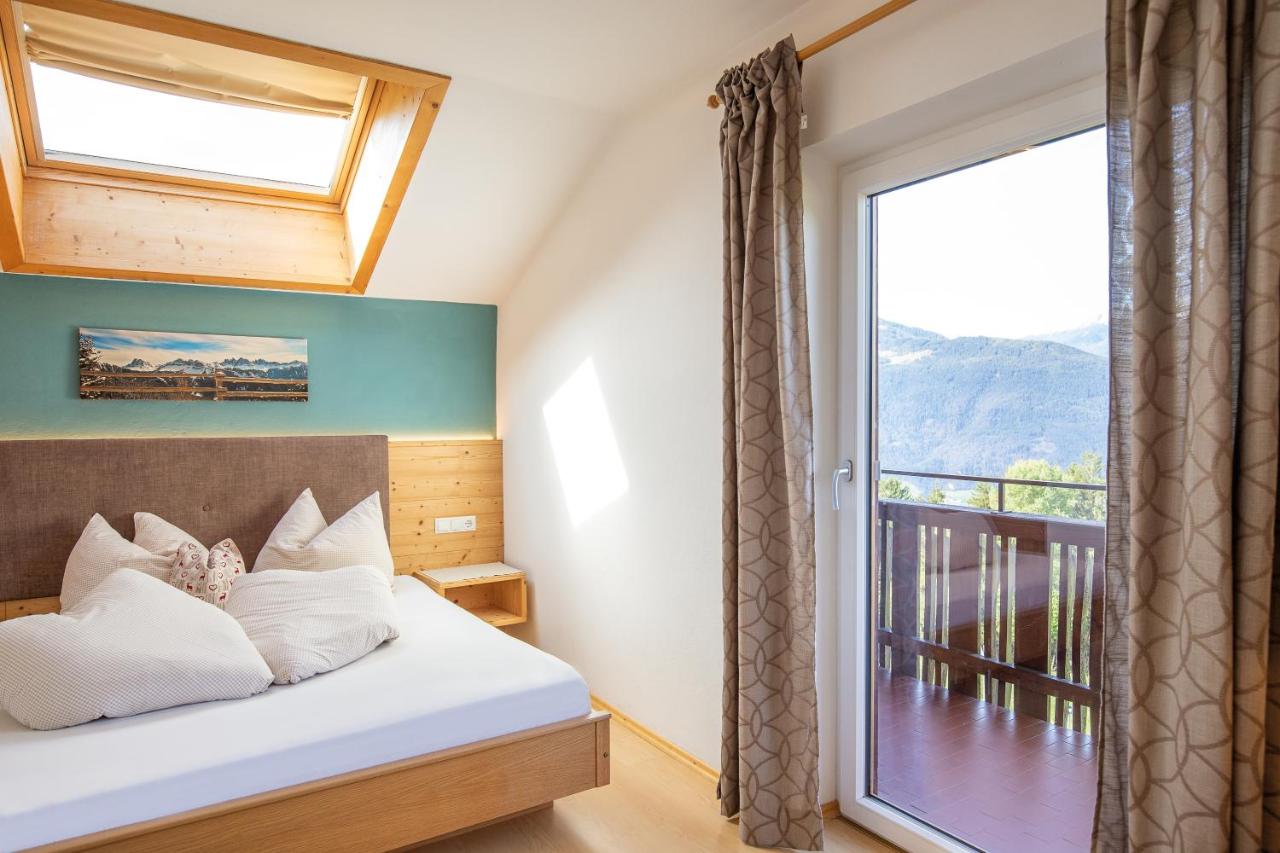Apartment mit Balkon