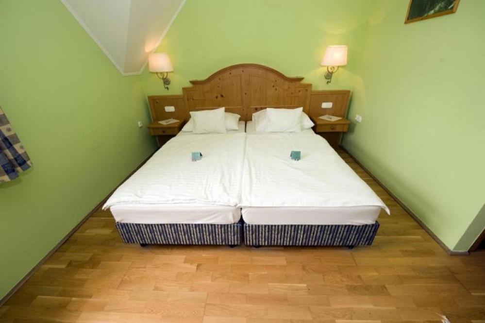 Standard Doppel- oder Zweibettzimmer