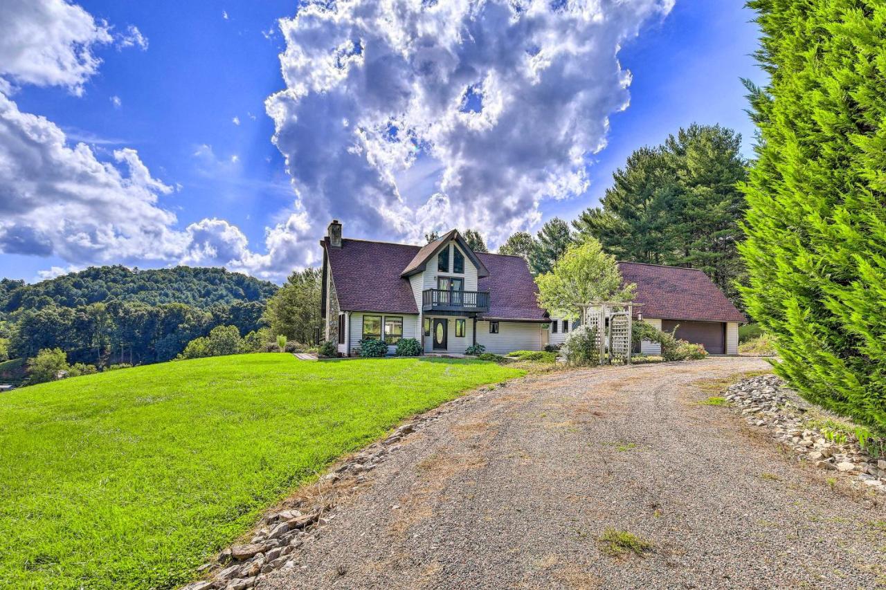 Secluded Mountain City Home with Deck and Views! - B&B