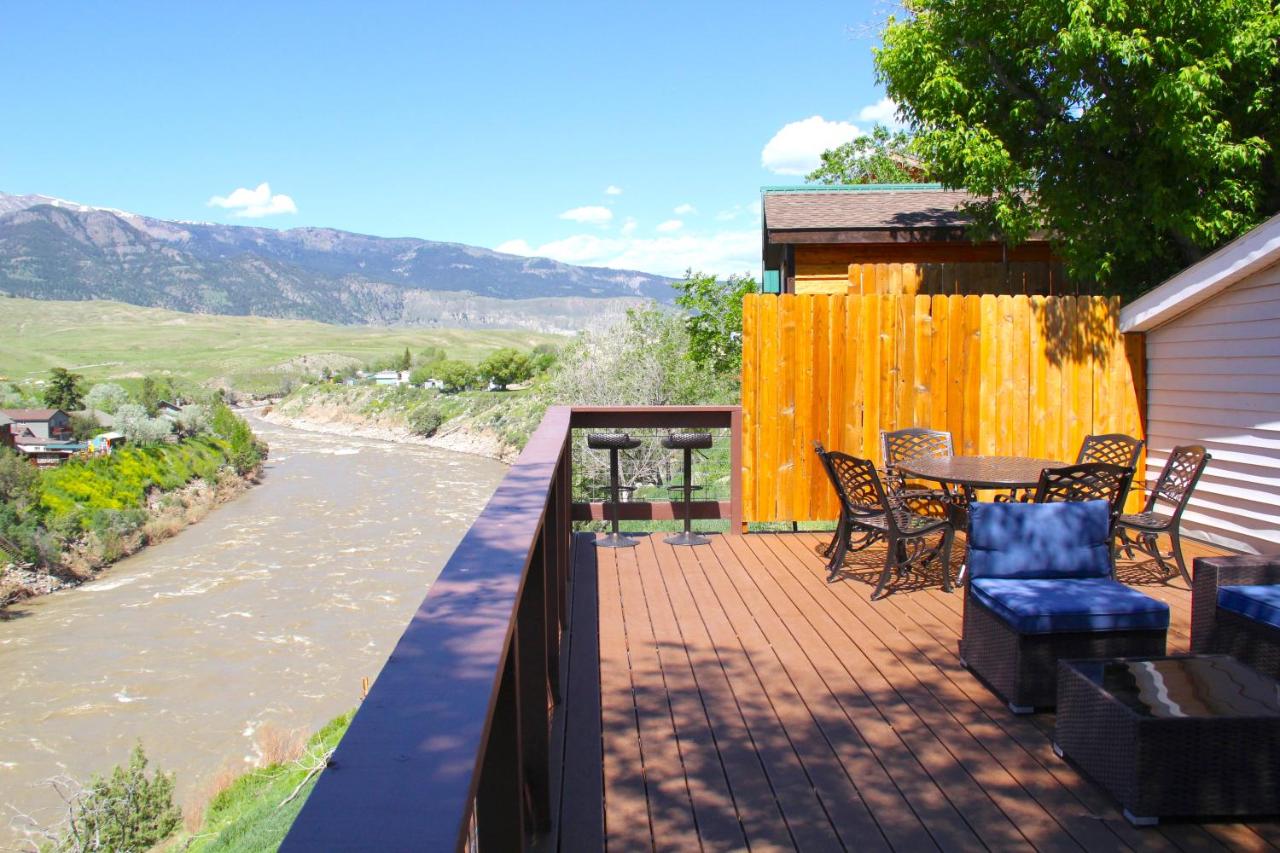 B&B Gardiner - Yellowstone Treasure Guesthouses on the River - Bed and Breakfast Gardiner