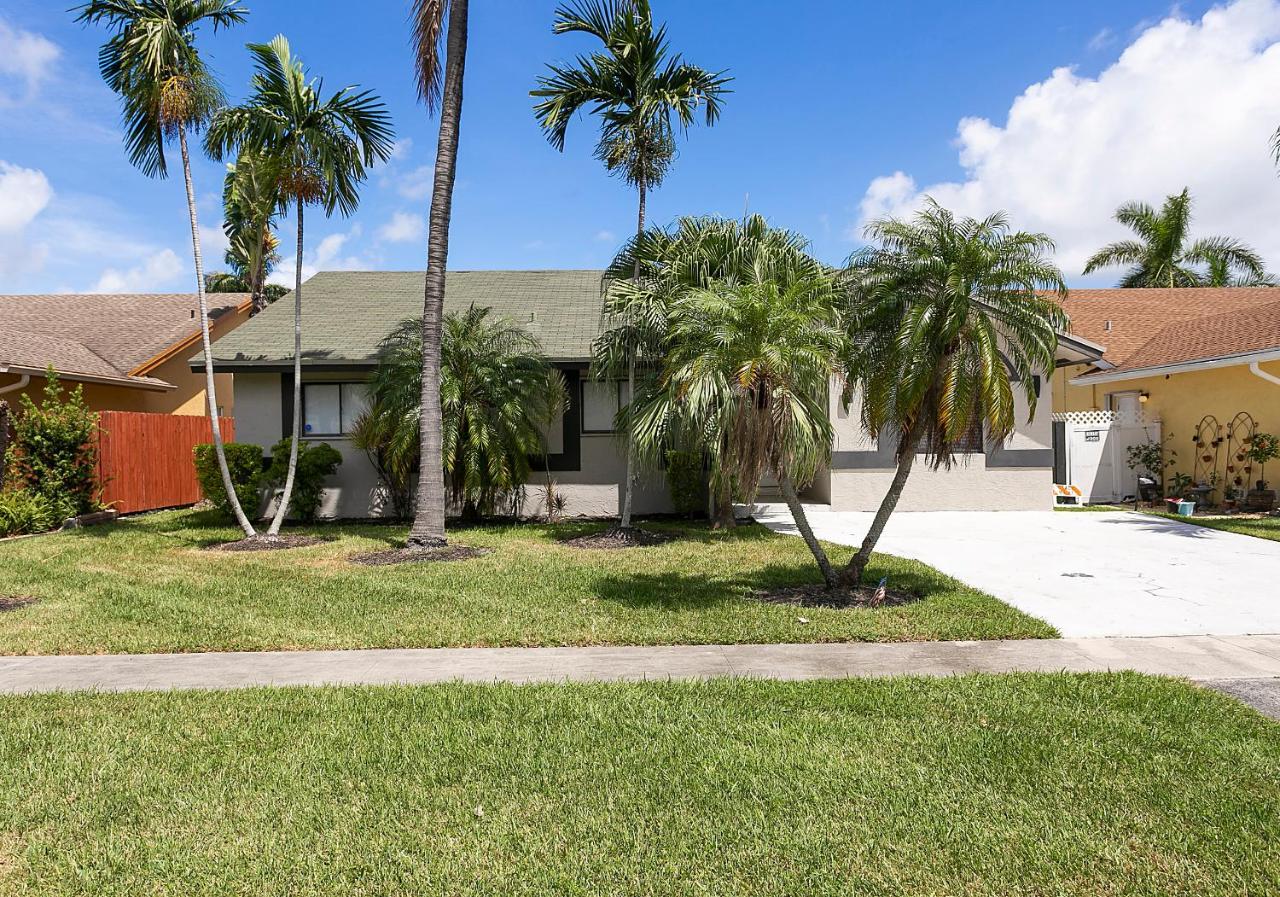 Citrus+Sunshine/Heated Pool/6 min to Beach/Casino - B&B