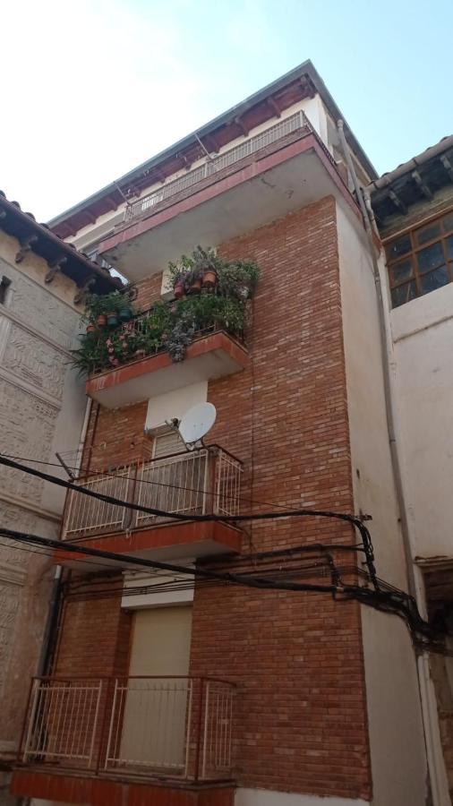 Apartamento Benabarre Huesca - Bed and Breakfast