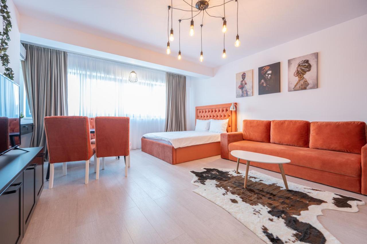 King Studio with Sofa Bed