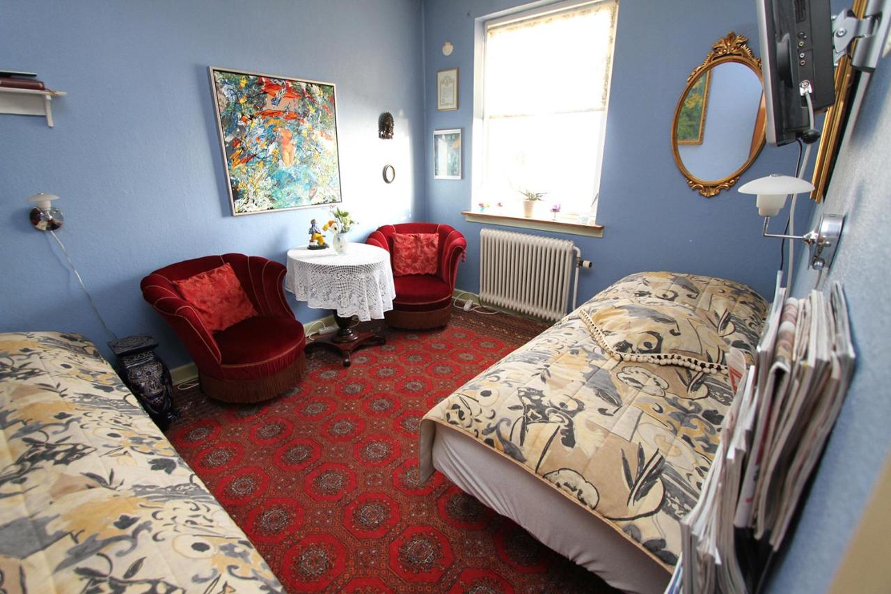 Chambre Lits Jumeaux avec Salle de Bains Commune