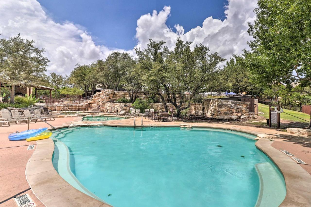 B&B Jonestown - Lake Travis Condo with Resort Amenity Access! - Bed and Breakfast Jonestown