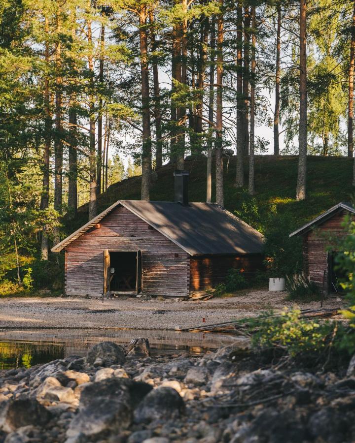 Off the grid in the abandoned village of Ejheden - B&B