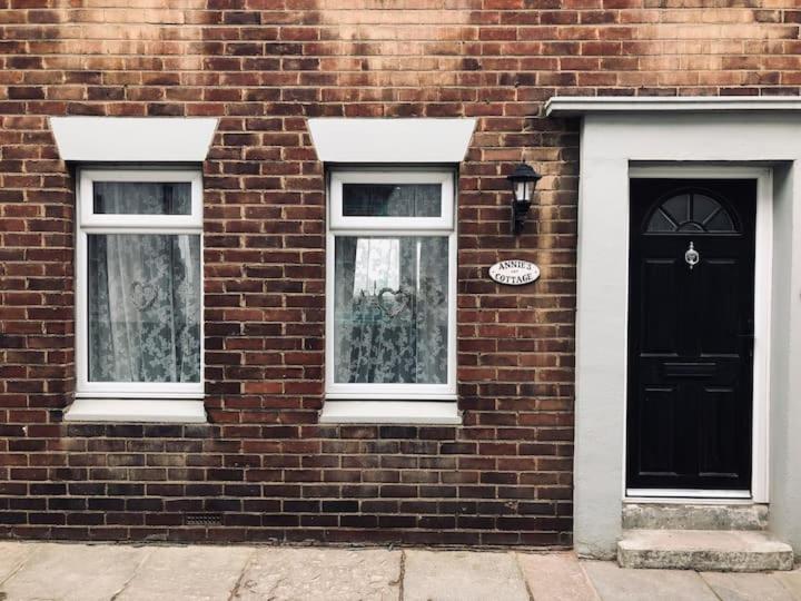 Annie’s cottage , Whitby . Beautiful sea views - B&B Whitby