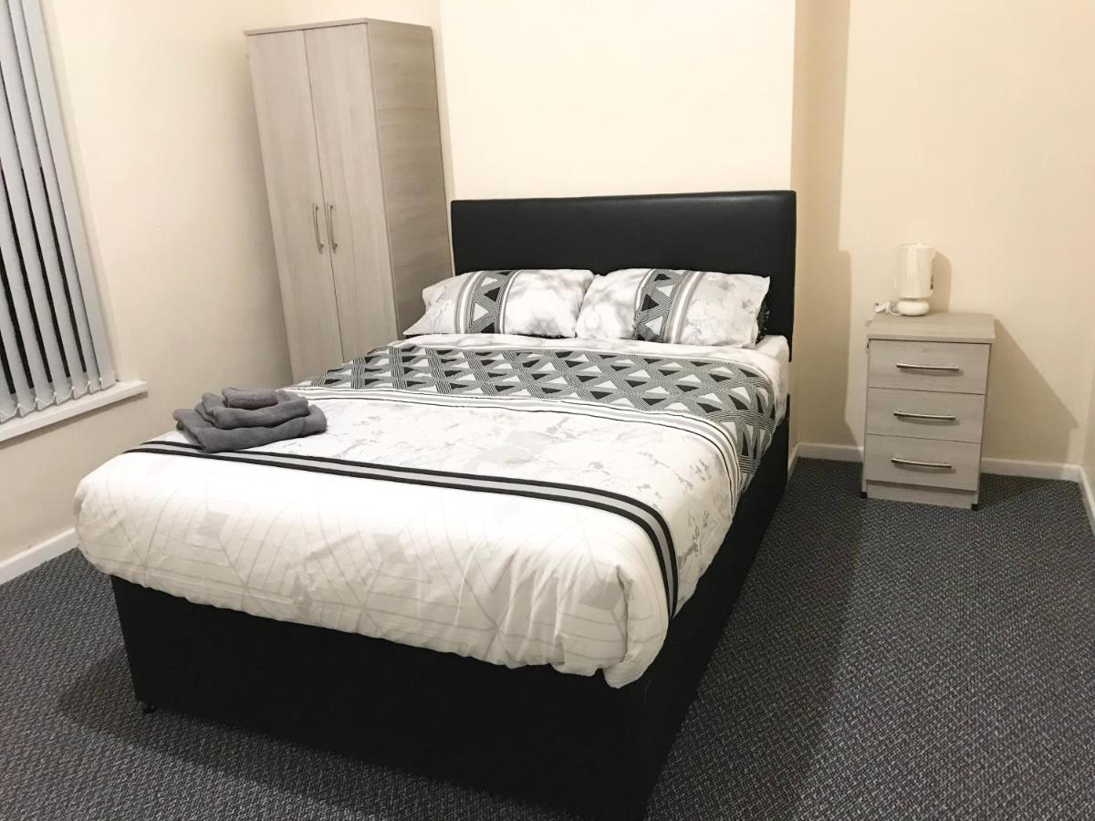 B&B Walsall - Air Host - Bed and Breakfast Walsall