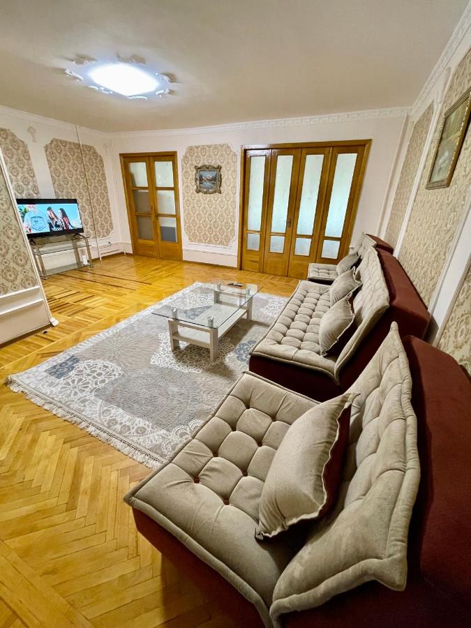 B&B Tashkent - Classic C1 Apartment In The Center With 4 Rooms - Bed and Breakfast Tashkent