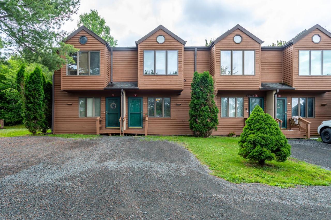 Redwood Retreat in Windham - Pool! Tennis! - Ferienwohnung
