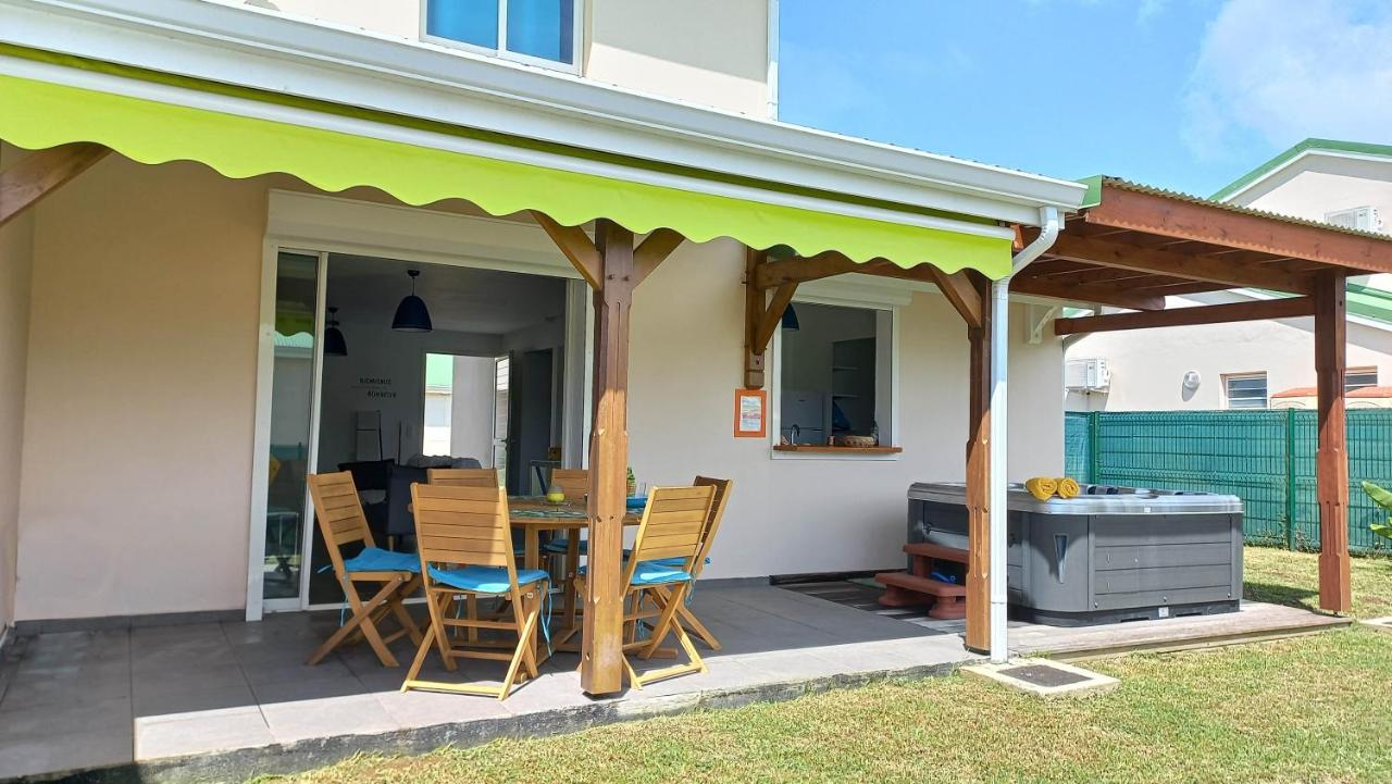 VILLA LOVADO avec JACUZZI - B&B Saint-François