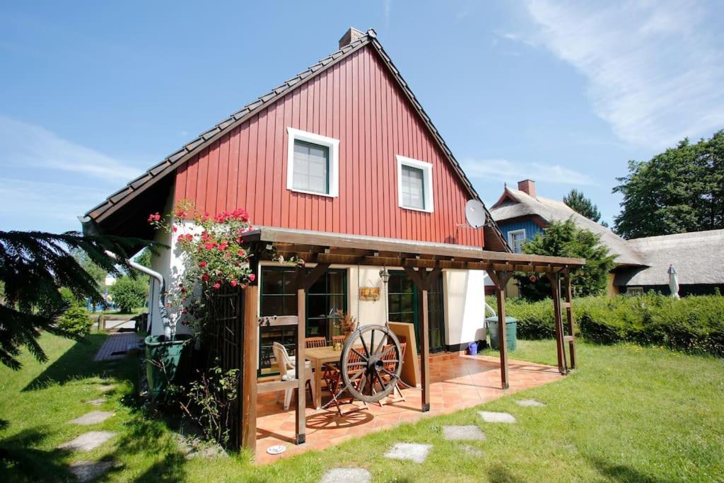 TROLLHUS - Großes familienfreundliches Ferienhaus - Chambres d'hôtes Born