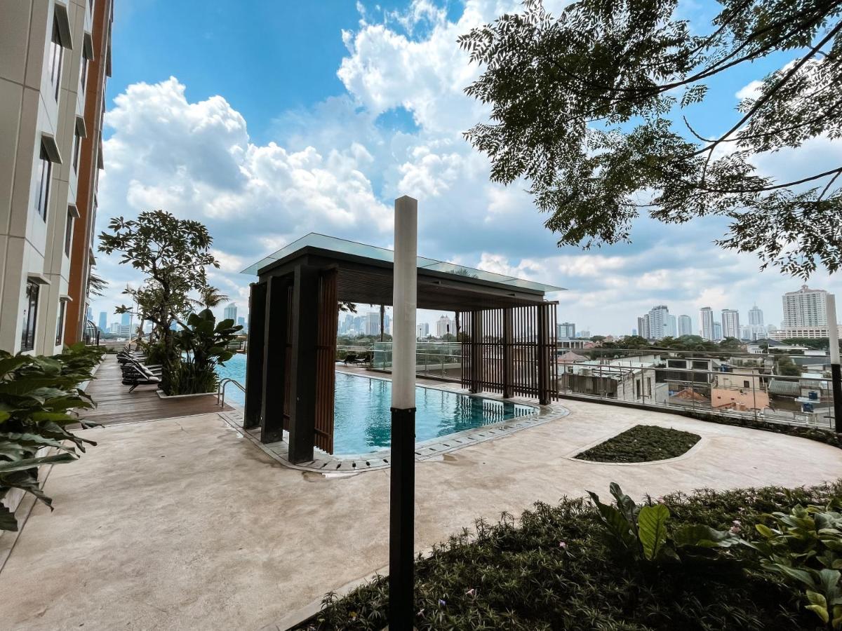 2 Bedrooms Permata Hijau Suites Apartment - B&B