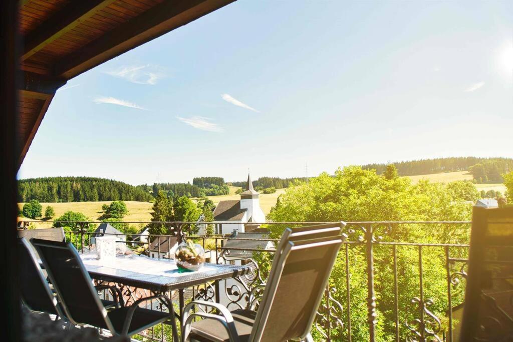 B&B Dahlem - Ferienwohnung Waldblick in der Eifel - Bed and Breakfast Dahlem