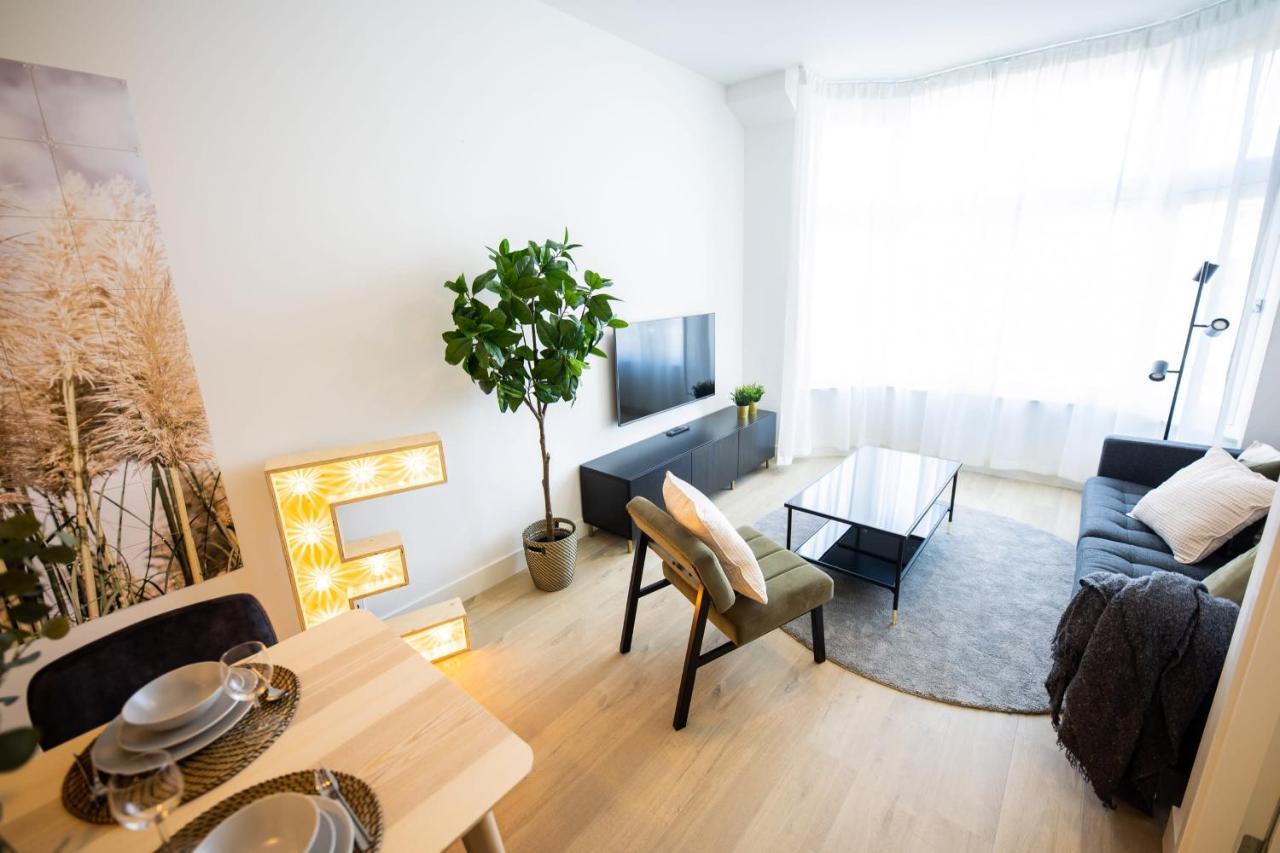 B&B Rotterdam - Earnestly 1 Bedroom Serviced Apartment 54m2 -NB306E- - Bed and Breakfast Rotterdam