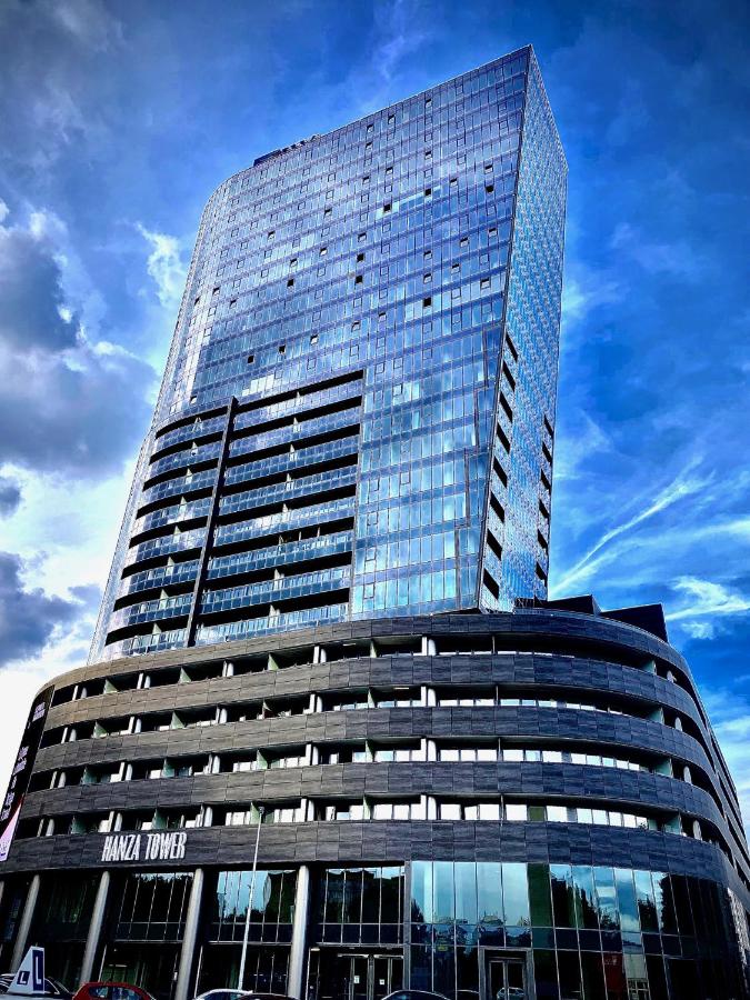 Luksusowy apartament z widokiem, basenem i sauną Hanza Tower Szczecin - B&B Szczecin