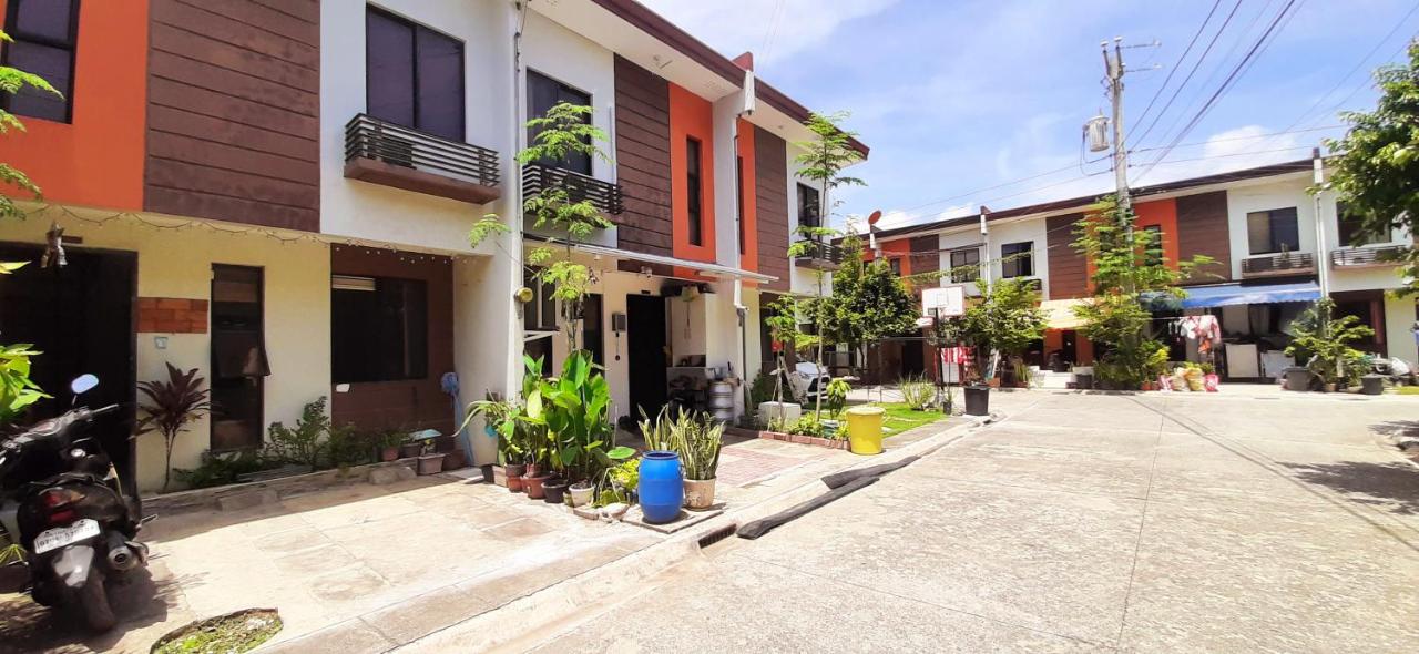 B&B Babag - Entire 2 story-house in Navona Subdivision in lapu-lapu Mactan Cebu - Bed and Breakfast Babag
