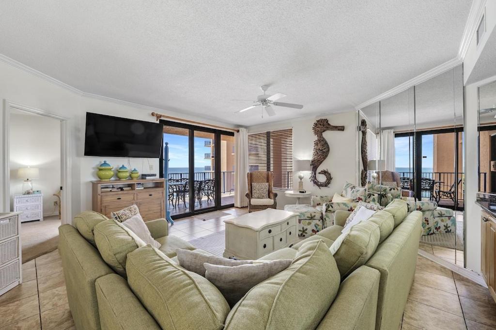 Four Seasons Unit 704E - B&B