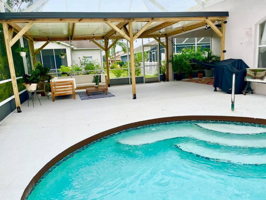 Sandy Oasis 5 bedroom with Pool Sarasota Bradenton - B&B
