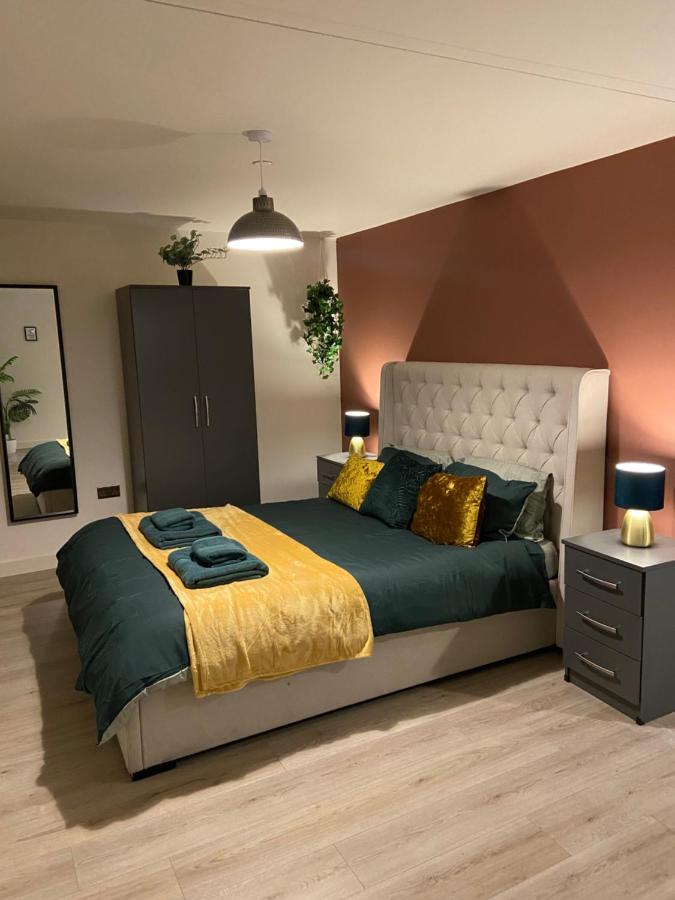Home From Home Cosy 2 Bed Apartment - Bed and Breakfast