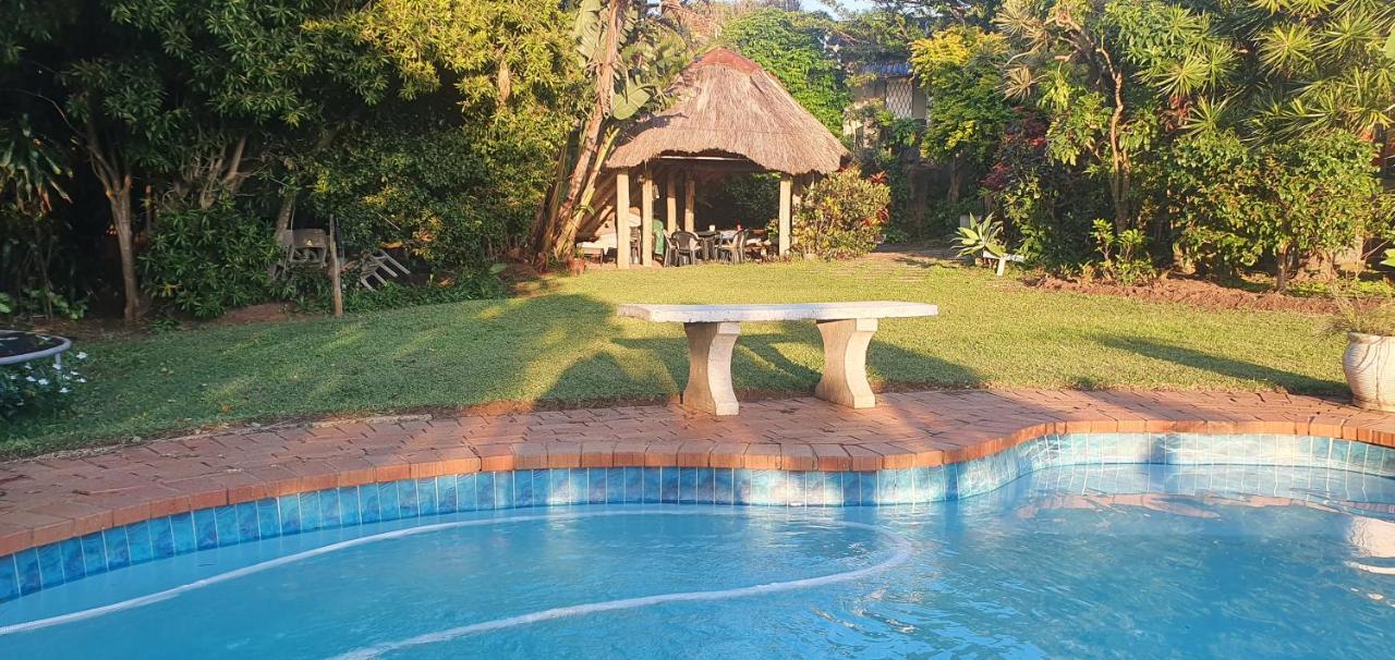 B&B Port Shepstone - 23 Ambleside Holiday Retreat by the sea - Bed and Breakfast Port Shepstone