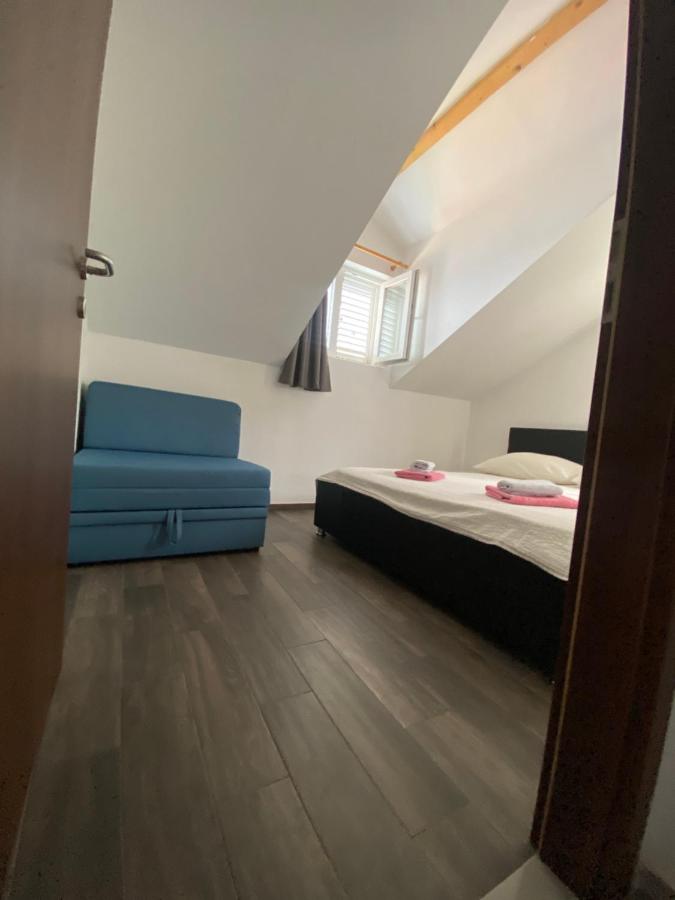 GUESTHOUSE RUZA SOBRA apartments in the attic of the house - Chambres d'hôtes Sobra