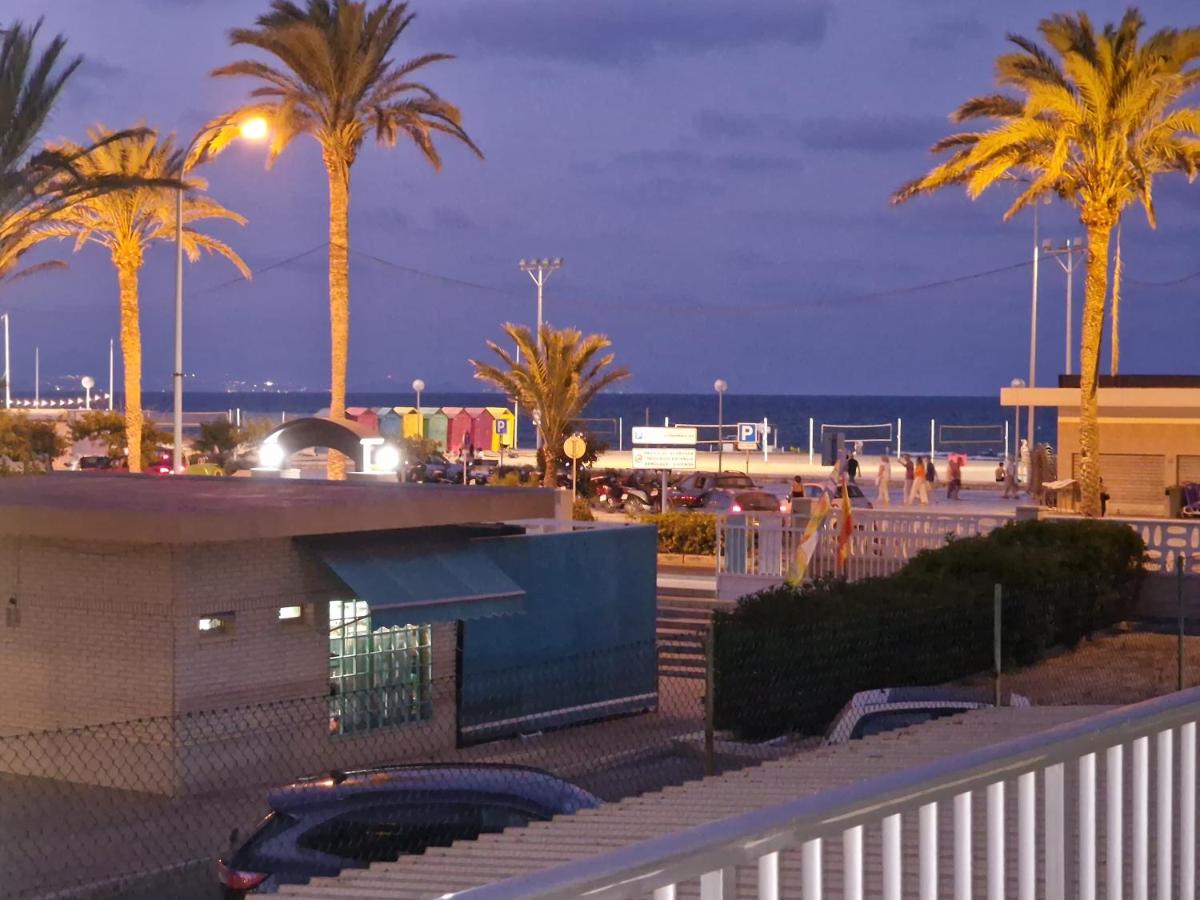 Miyas 2, PRIMERA LÍNEA DE PLAYA - B&B