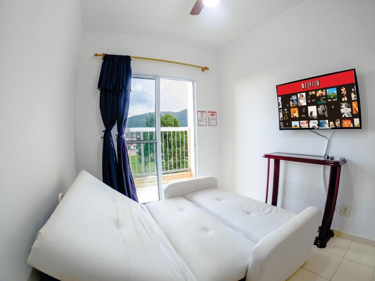 Ubatuba Apartamento a 9 minutos da praia grande 6P - B&B